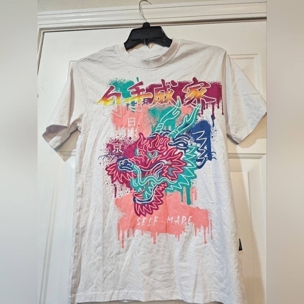 Black Pike color art shirt size small